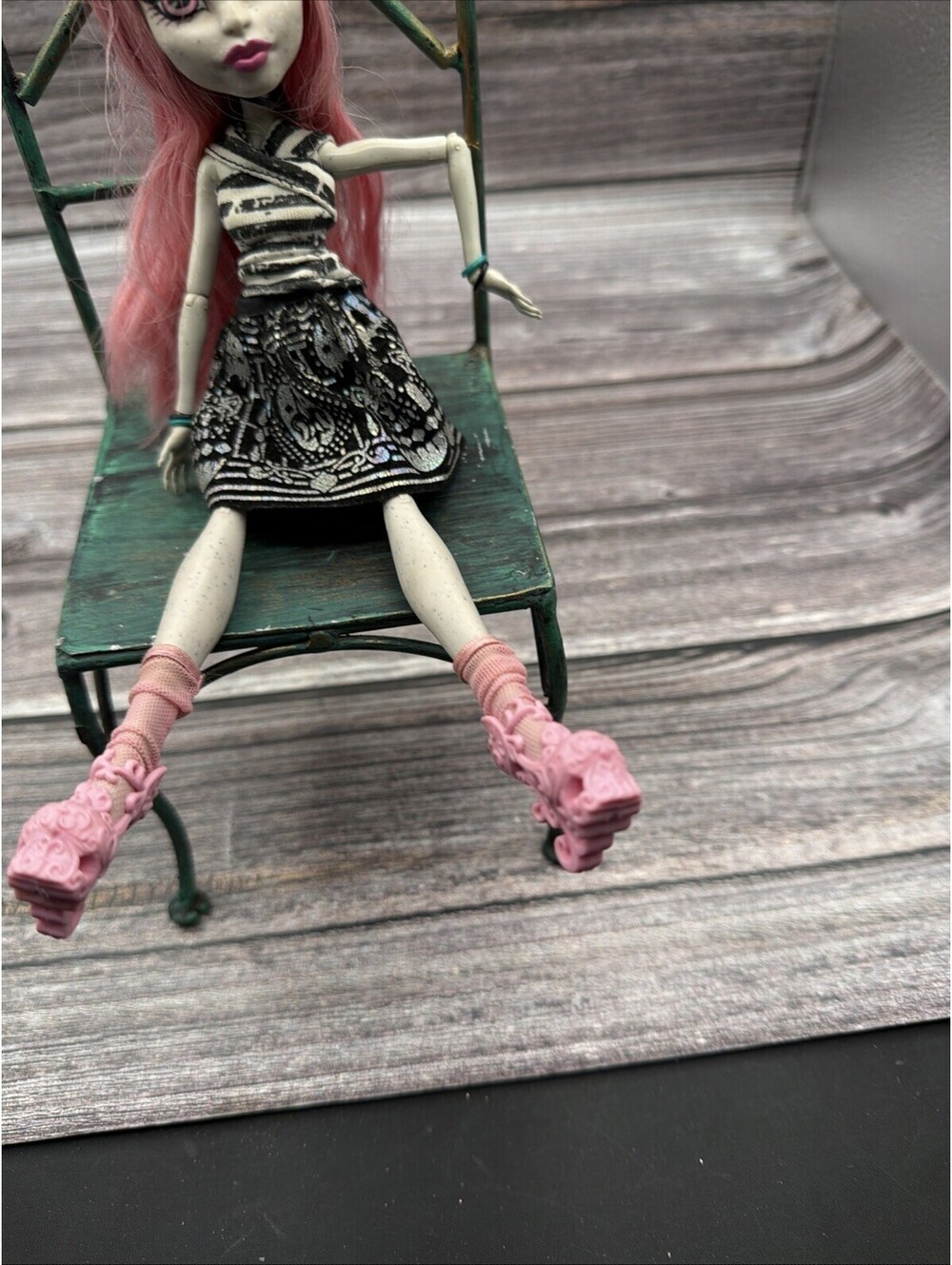 Monster High Doll Rochelle Goyle First Release G1 Excellent Cond No Wings W/Hat